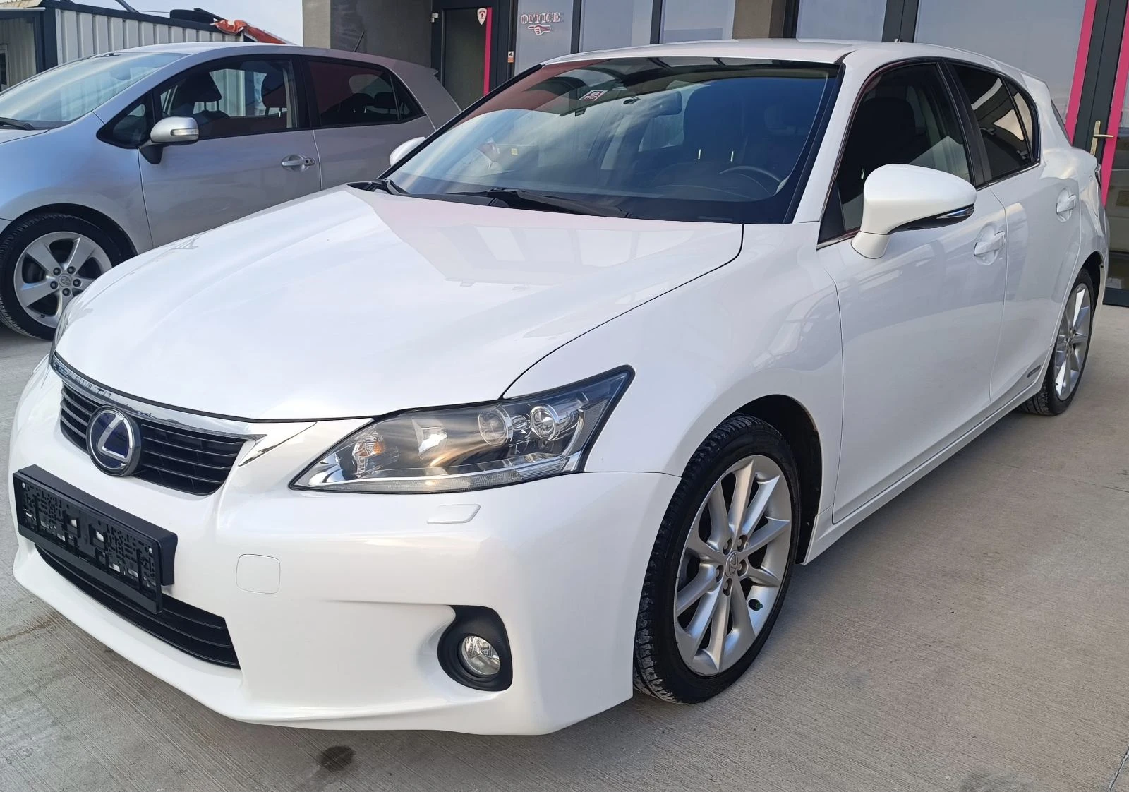 Lexus CT 200h 1.8 Hybrid - изображение 2