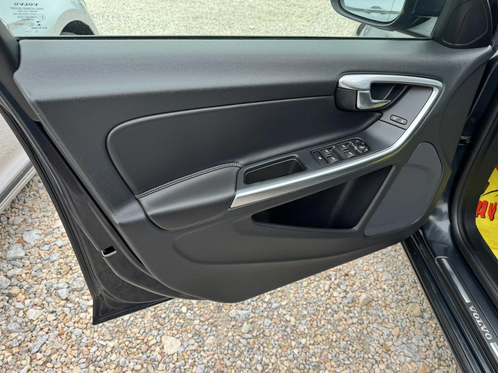 Volvo V60 2, 0d - изображение 10