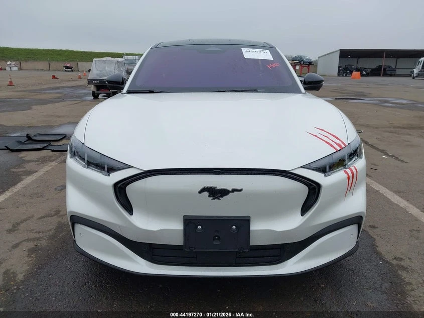 Ford Mustang Mach-E Premium, снимка 13 - Автомобили и джипове - 54336090