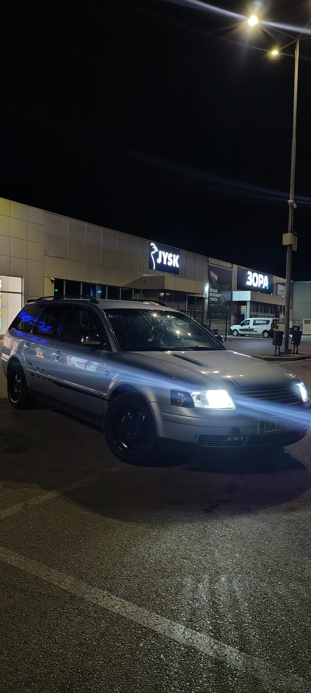 VW Passat 1.9 TDI, снимка 2 - Автомобили и джипове - 55074094
