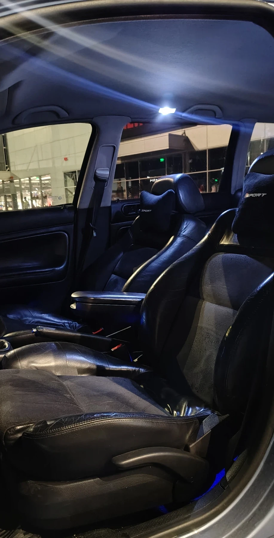 VW Passat 1.9 TDI, снимка 5 - Автомобили и джипове - 55074094