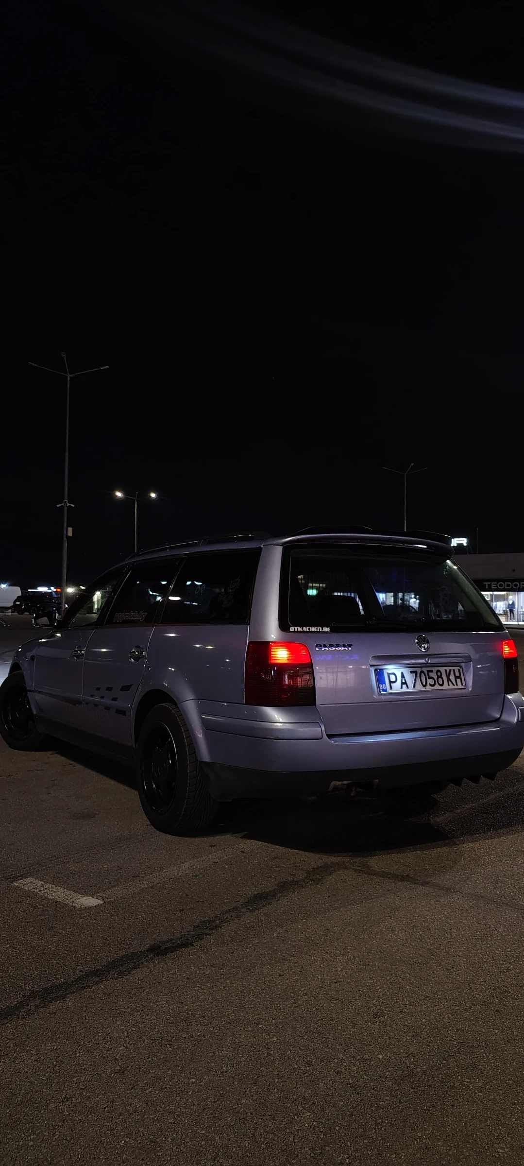 VW Passat 1.9 TDI, снимка 4 - Автомобили и джипове - 55074094
