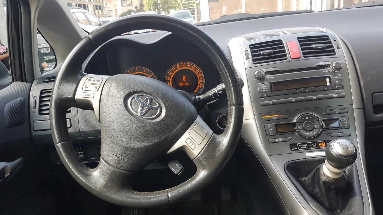 Toyota Auris 1.8i KELES GO, снимка 9 - Автомобили и джипове - 55129978