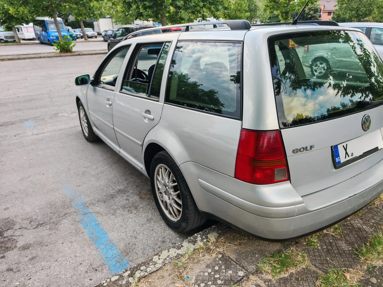 VW Golf 1.6, снимка 4 - Автомобили и джипове - 55138125
