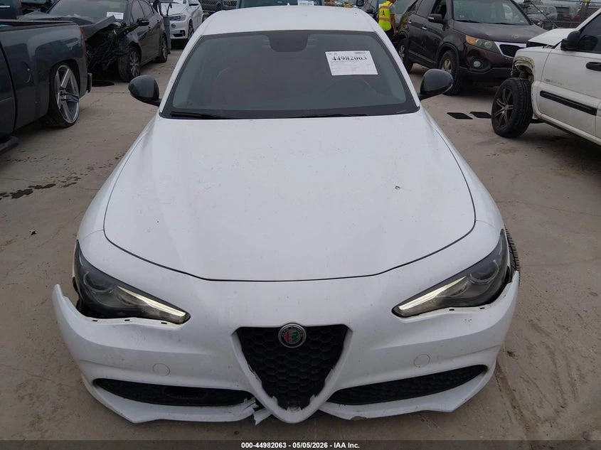 Alfa Romeo Giulia 2.0l Sport Rwd, снимка 12 - Автомобили и джипове - 55586718