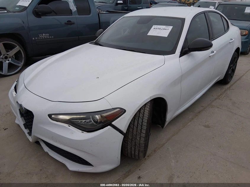 Alfa Romeo Giulia 2.0l Sport Rwd, снимка 2 - Автомобили и джипове - 55586718