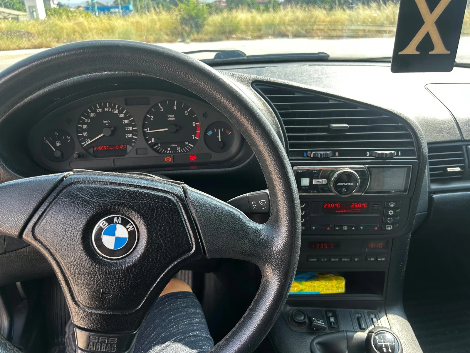 BMW 318, снимка 8 - Автомобили и джипове - 55775426