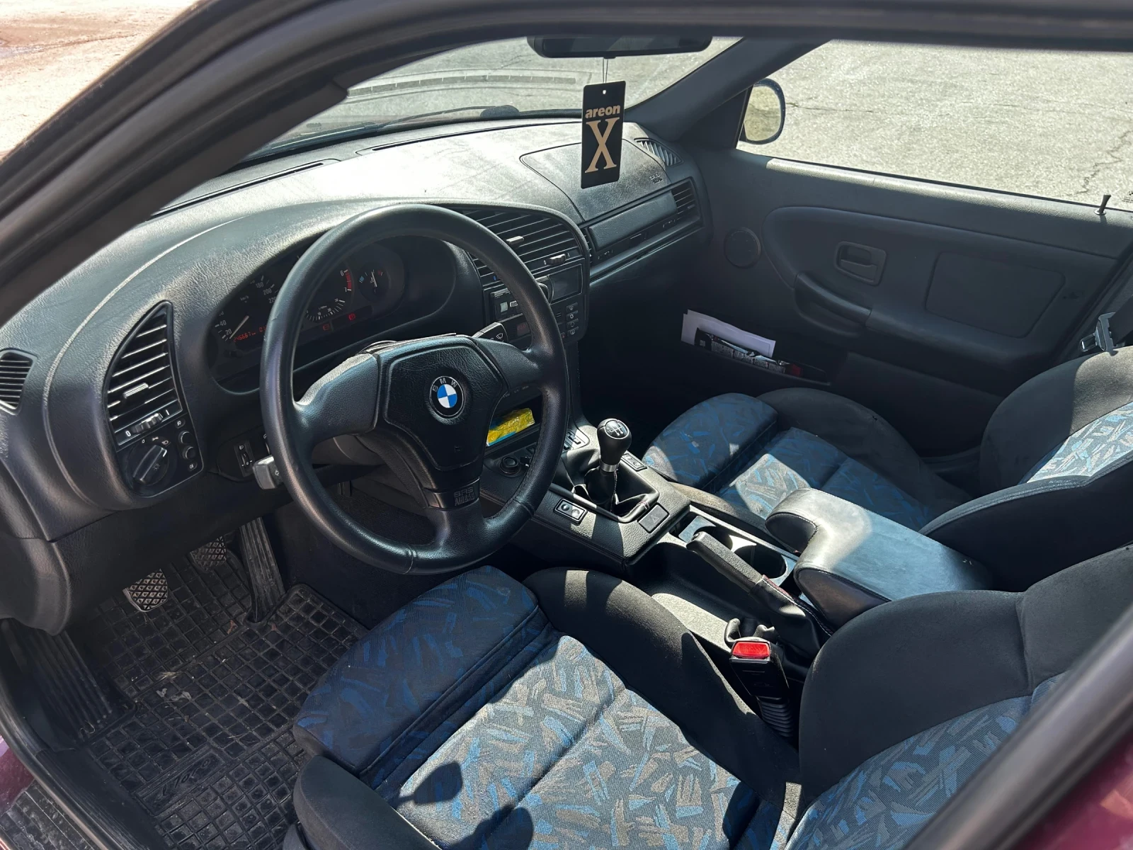 BMW 318, снимка 9 - Автомобили и джипове - 55775426