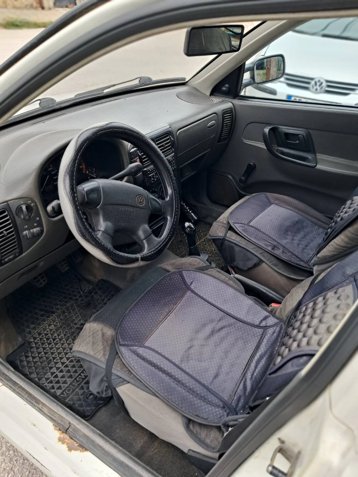 VW Caddy, снимка 5 - Автомобили и джипове - 56216035