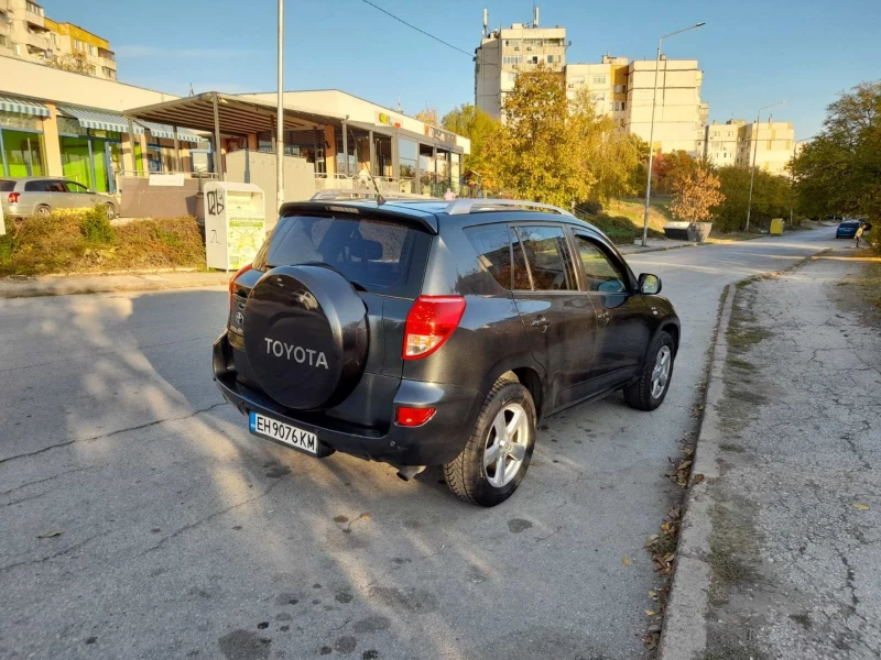 Toyota Rav4, снимка 4 - Автомобили и джипове - 48803307