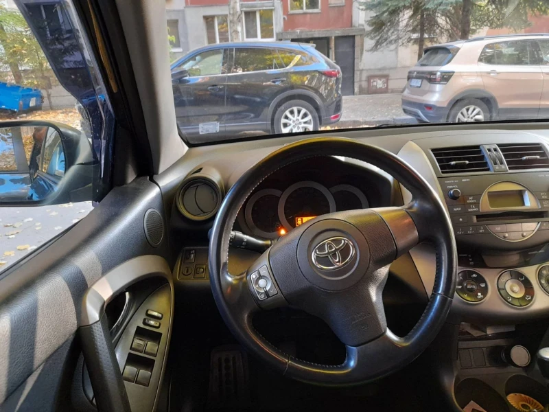 Toyota Rav4, снимка 7 - Автомобили и джипове - 48803307