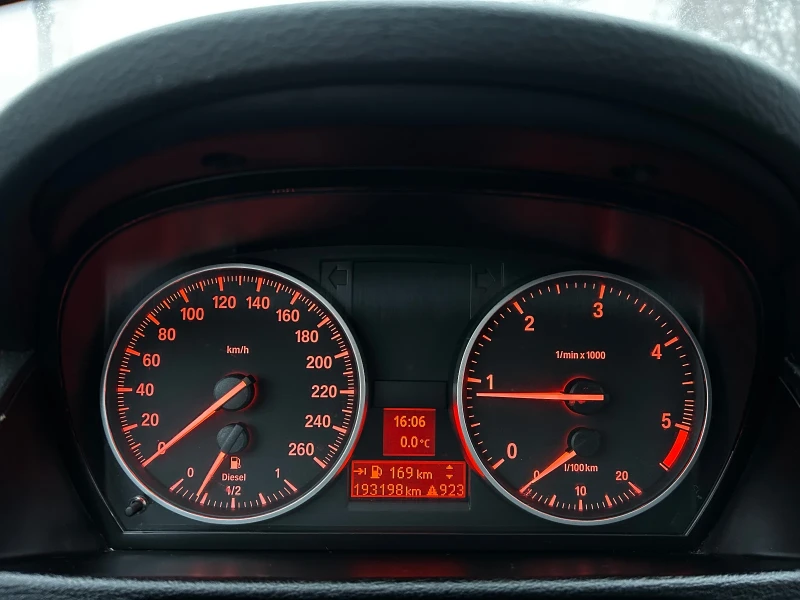 BMW X1 2.0d Xdrive* ПОДГРЕВ* СЕРВИЗНА КНИЖКА* , снимка 14 - Автомобили и джипове - 53334056