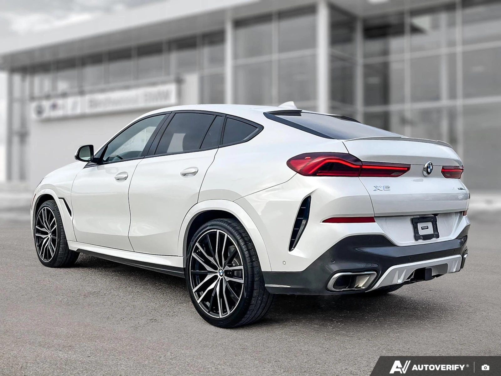 BMW X6 XDRIVE * SWAROVSKI * 360 * LASER * DISTRONIC , снимка 4 - Автомобили и джипове - 53765599