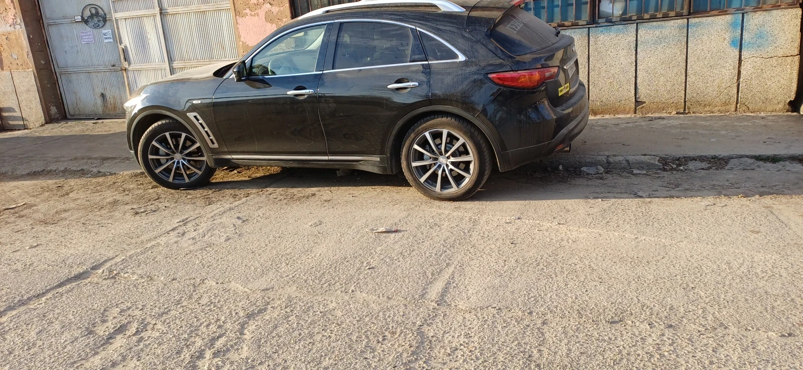 Infiniti Fx 50, снимка 2 - Автомобили и джипове - 53839868