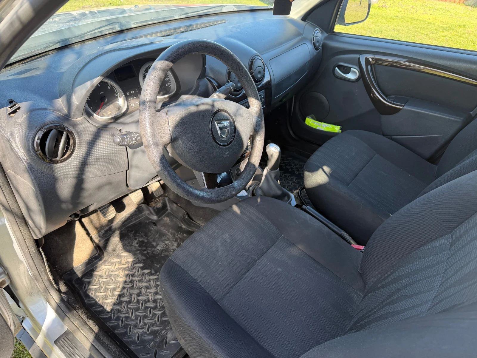 Dacia Duster 1.5dci, снимка 8 - Автомобили и джипове - 53846347