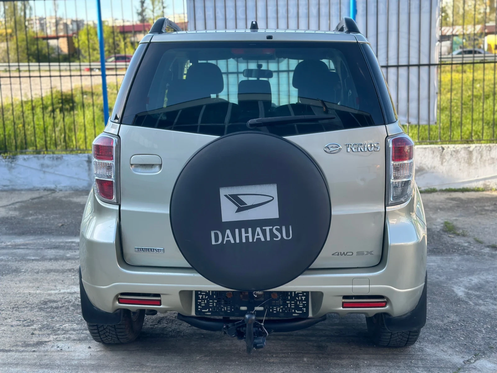 Daihatsu Terios 1.5 4x4, снимка 6 - Автомобили и джипове - 54305140