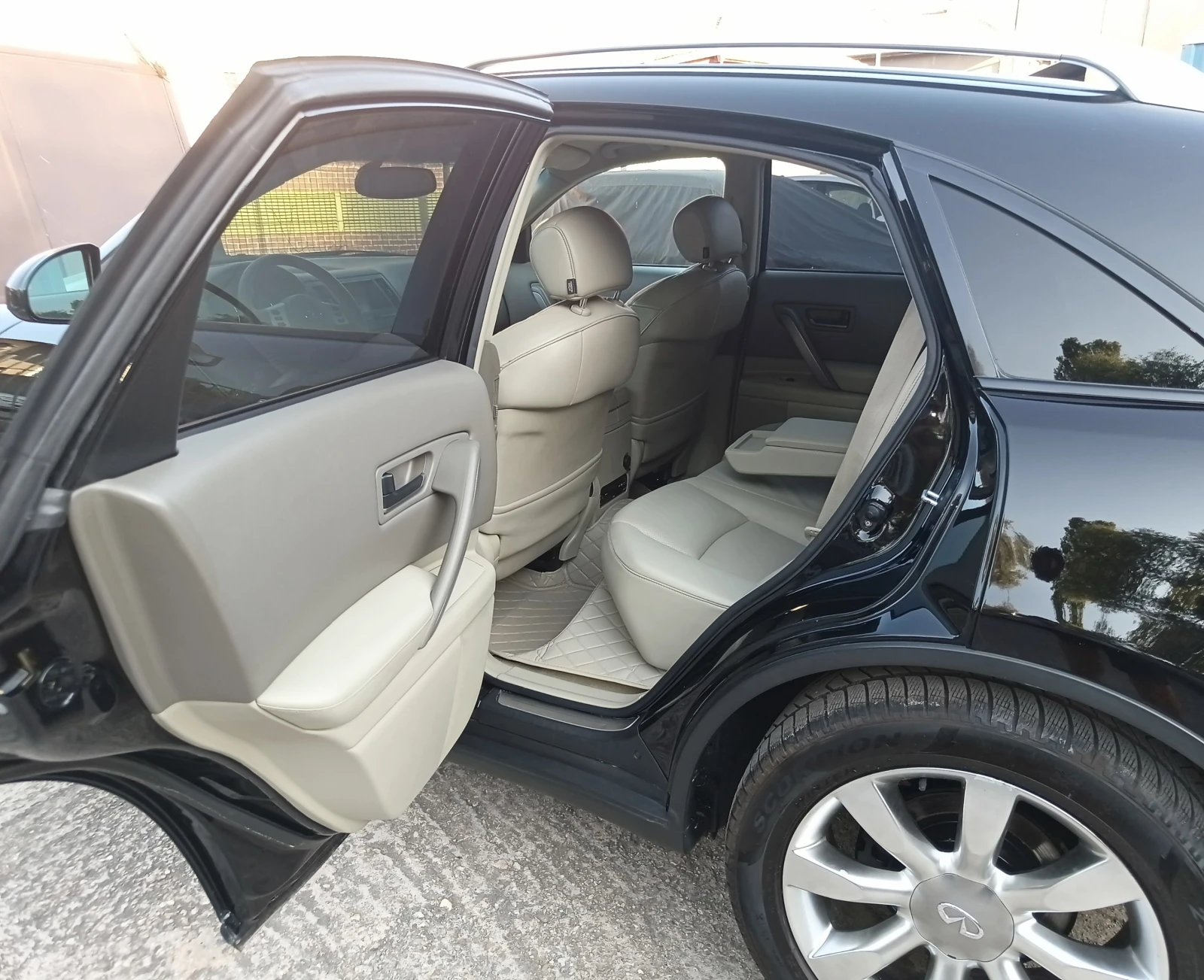 Infiniti Fx 35 Tech.Package-AWD, снимка 6 - Автомобили и джипове - 54480872