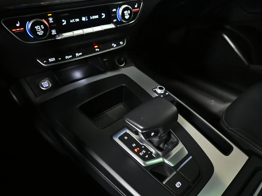Audi Q5 * S-Line* * HeadUp* АвтоКредит* (ЦЕНА ДО БГ)* , снимка 8 - Автомобили и джипове - 54639516