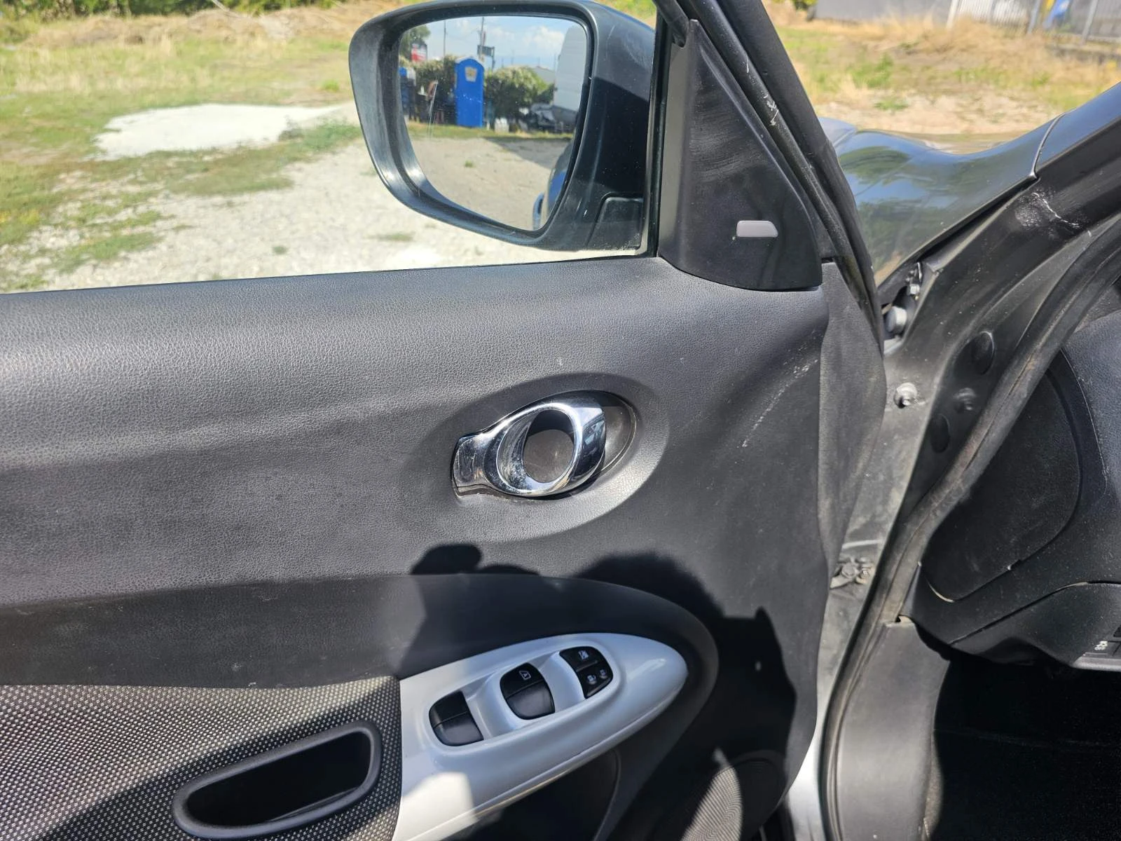 Nissan Juke 1.5 dci, снимка 11 - Автомобили и джипове - 55956834