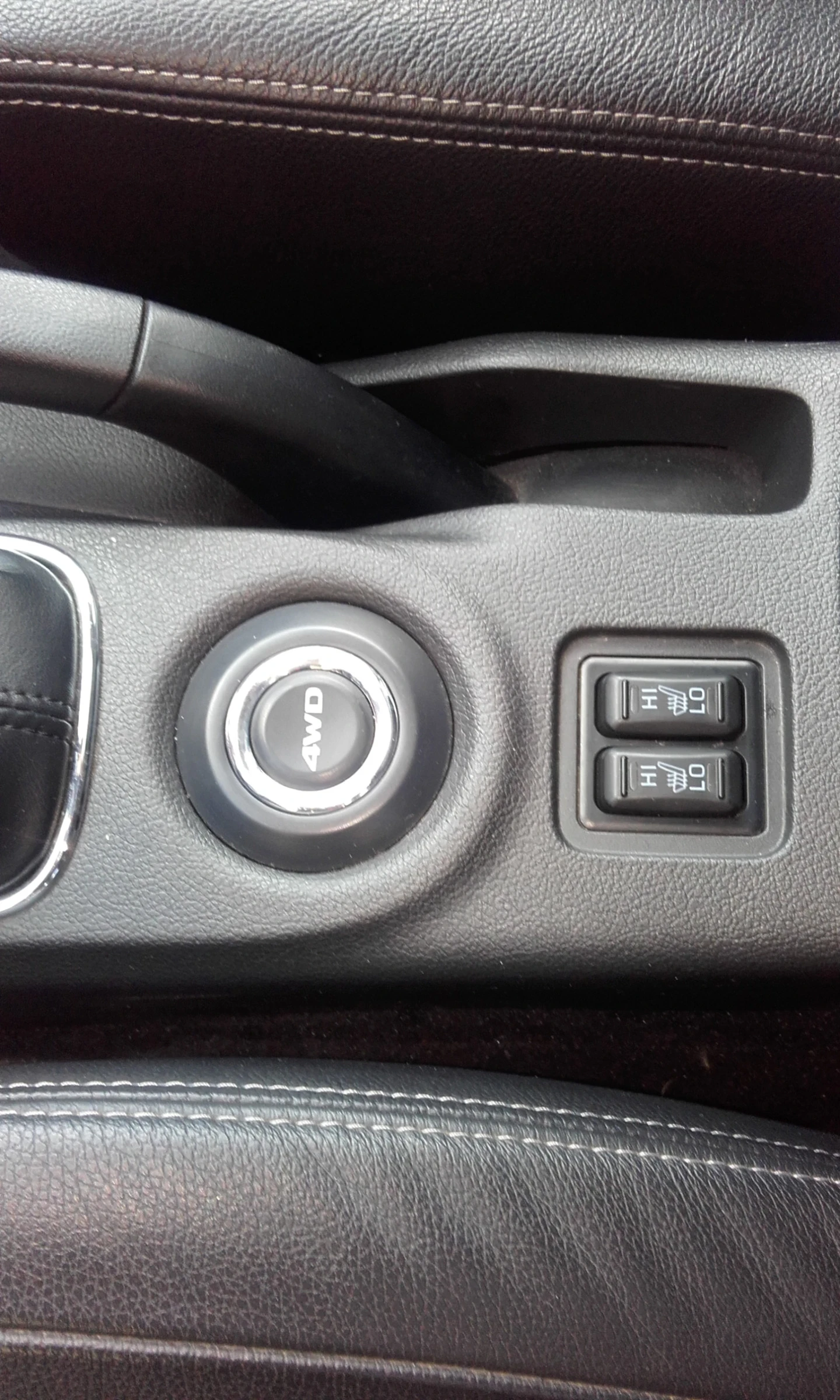 Mitsubishi Outlander 2.2 D-ID, снимка 8 - Автомобили и джипове - 56561375