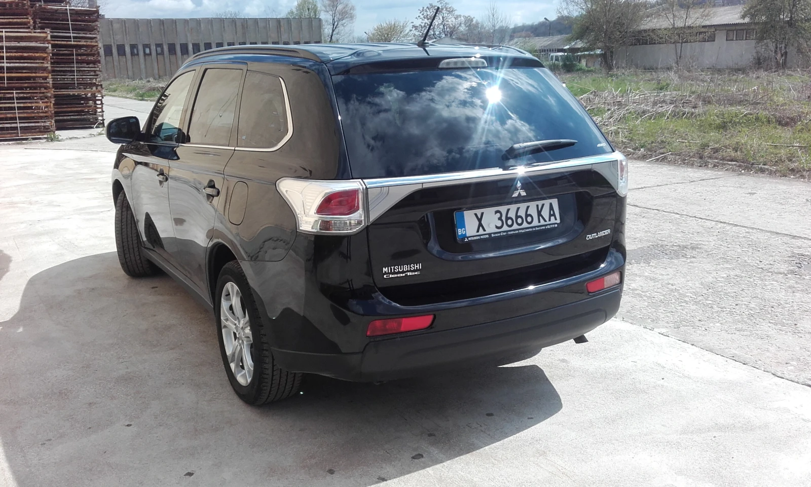 Mitsubishi Outlander 2.2 D-ID, снимка 4 - Автомобили и джипове - 56561375