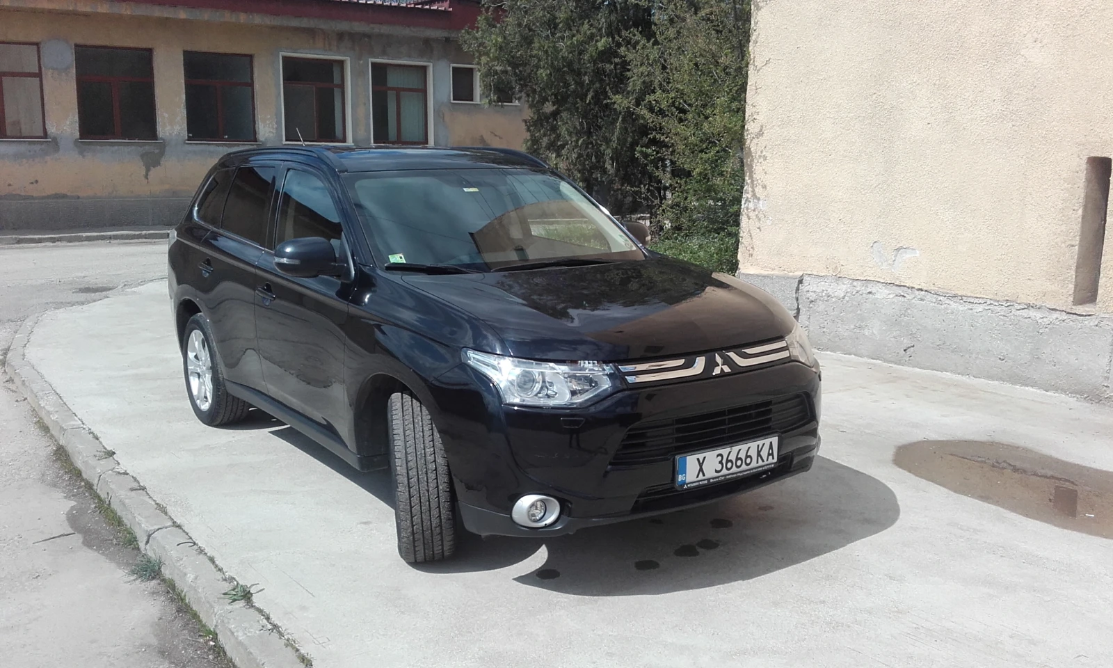 Mitsubishi Outlander 2.2 D-ID, снимка 2 - Автомобили и джипове - 56561375