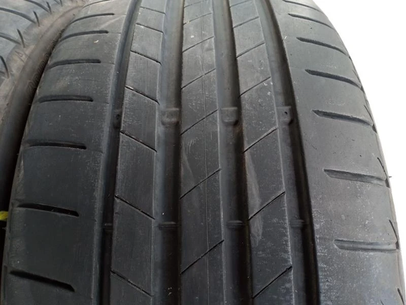 Гуми Летни 225/40R19, снимка 3 - Гуми и джанти - 45649716