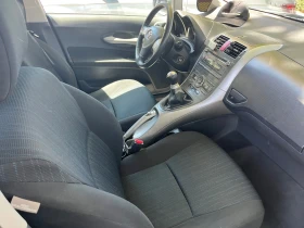 Toyota Auris, снимка 8
