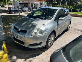������ Toyota Auris