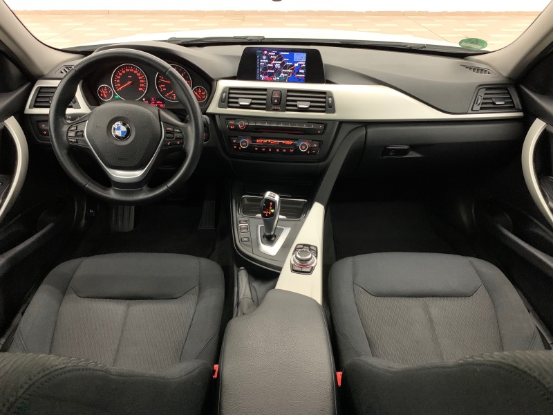 BMW 330 d xDrive Nov, снимка 11 - Автомобили и джипове - 44239900