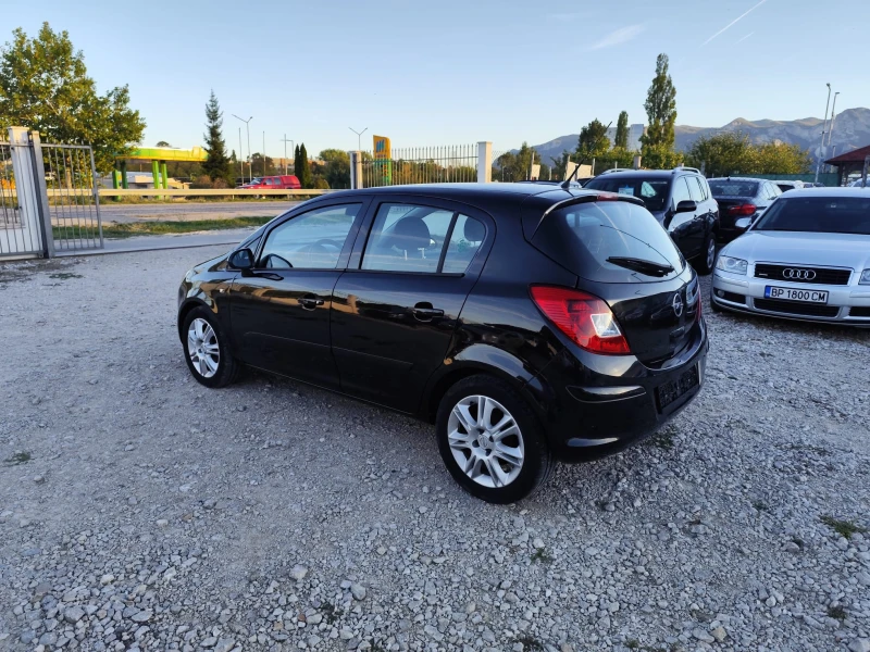 Opel Corsa 1.3 дизел, снимка 8 - Автомобили и джипове - 47464432