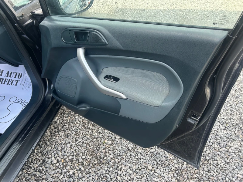 Ford Fiesta 1, 2 I , снимка 13 - Автомобили и джипове - 50209741