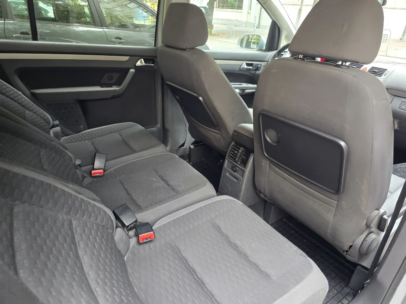 VW Touran, снимка 14 - Автомобили и джипове - 52267133