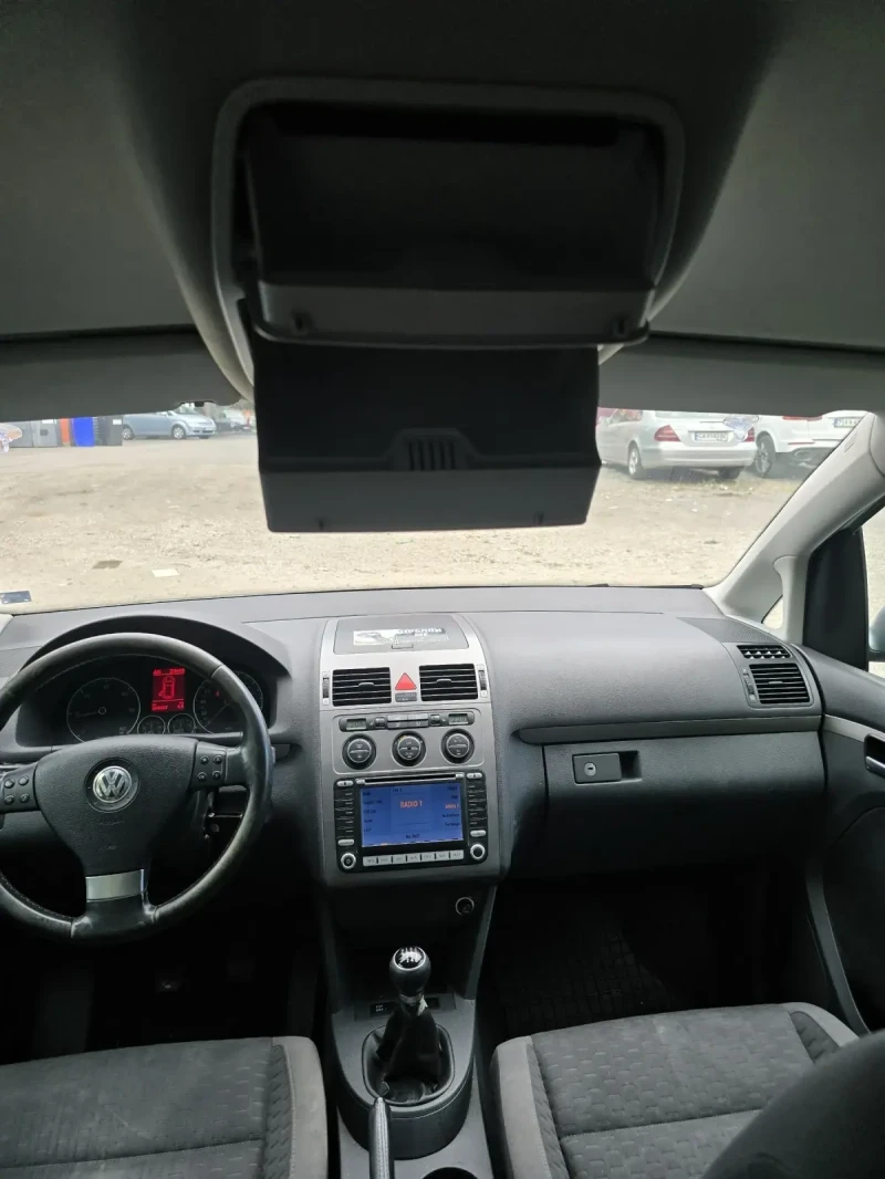 VW Touran, снимка 7 - Автомобили и джипове - 52267133