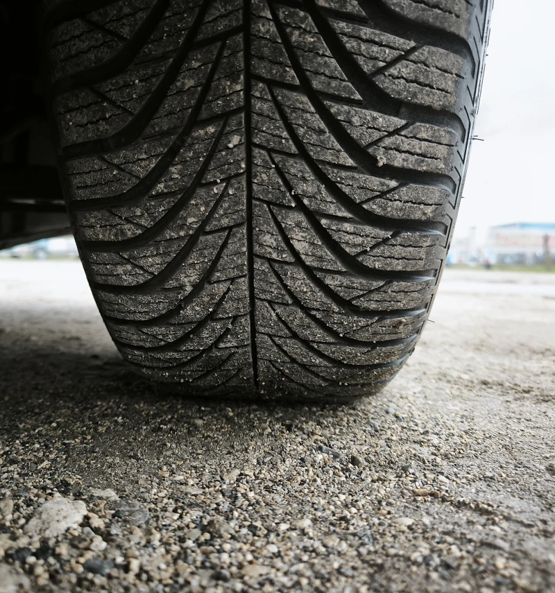 VW Touran 1.9TDI FACELIFT 6+ 1, снимка 17 - Автомобили и джипове - 52484865