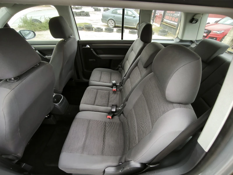 VW Touran 1.9TDI FACELIFT 6+ 1, снимка 11 - Автомобили и джипове - 52484865