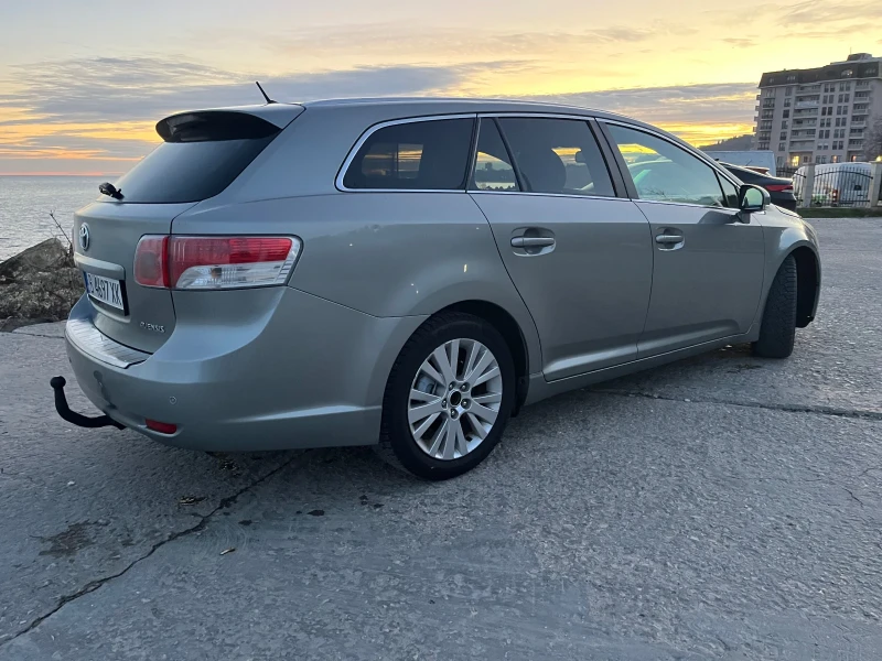 Toyota Avensis 2.0 D4D zapazena , снимка 4 - Автомобили и джипове - 53048687