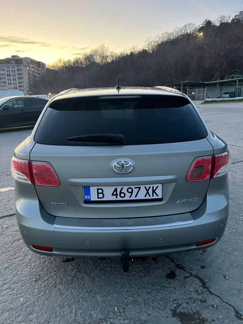 Toyota Avensis 2.0 D4D zapazena , снимка 6 - Автомобили и джипове - 53048687
