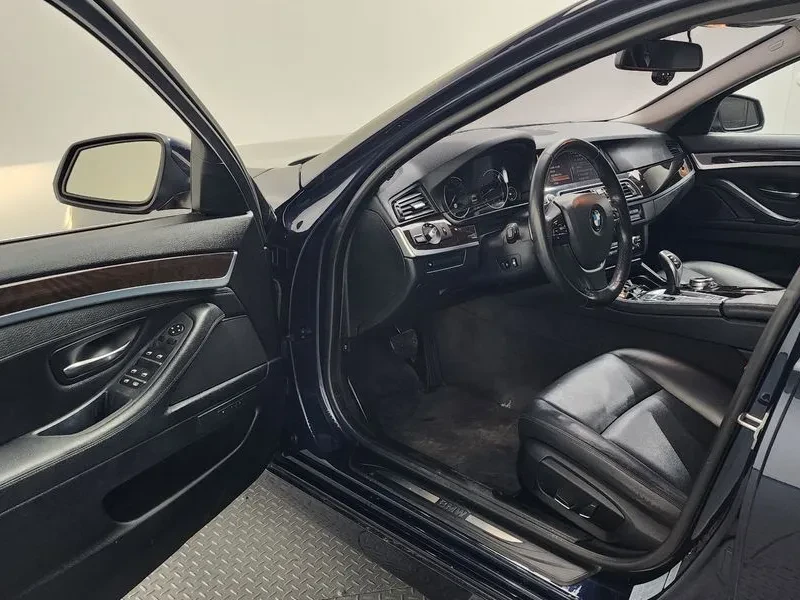 BMW 528 i, снимка 10 - Автомобили и джипове - 54591891