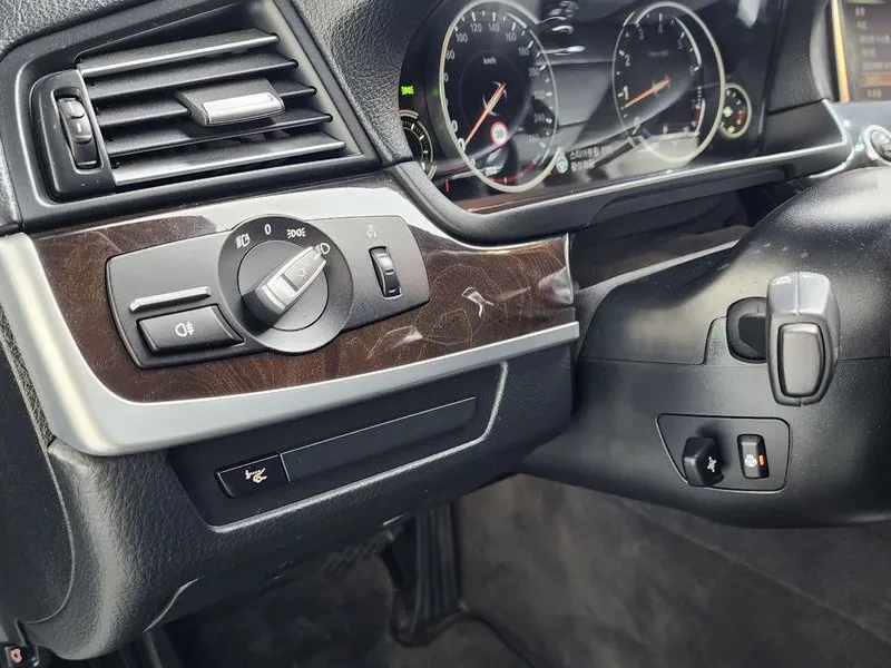 BMW 528 i, снимка 14 - Автомобили и джипове - 54591891