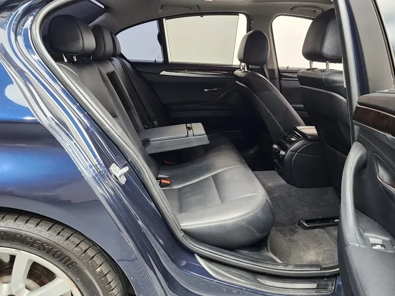 BMW 528 i, снимка 12 - Автомобили и джипове - 54591891