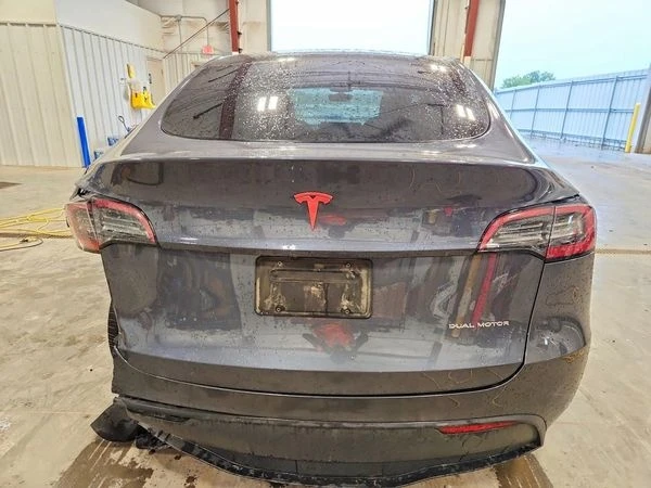 Tesla Model Y, снимка 7 - Автомобили и джипове - 56082615