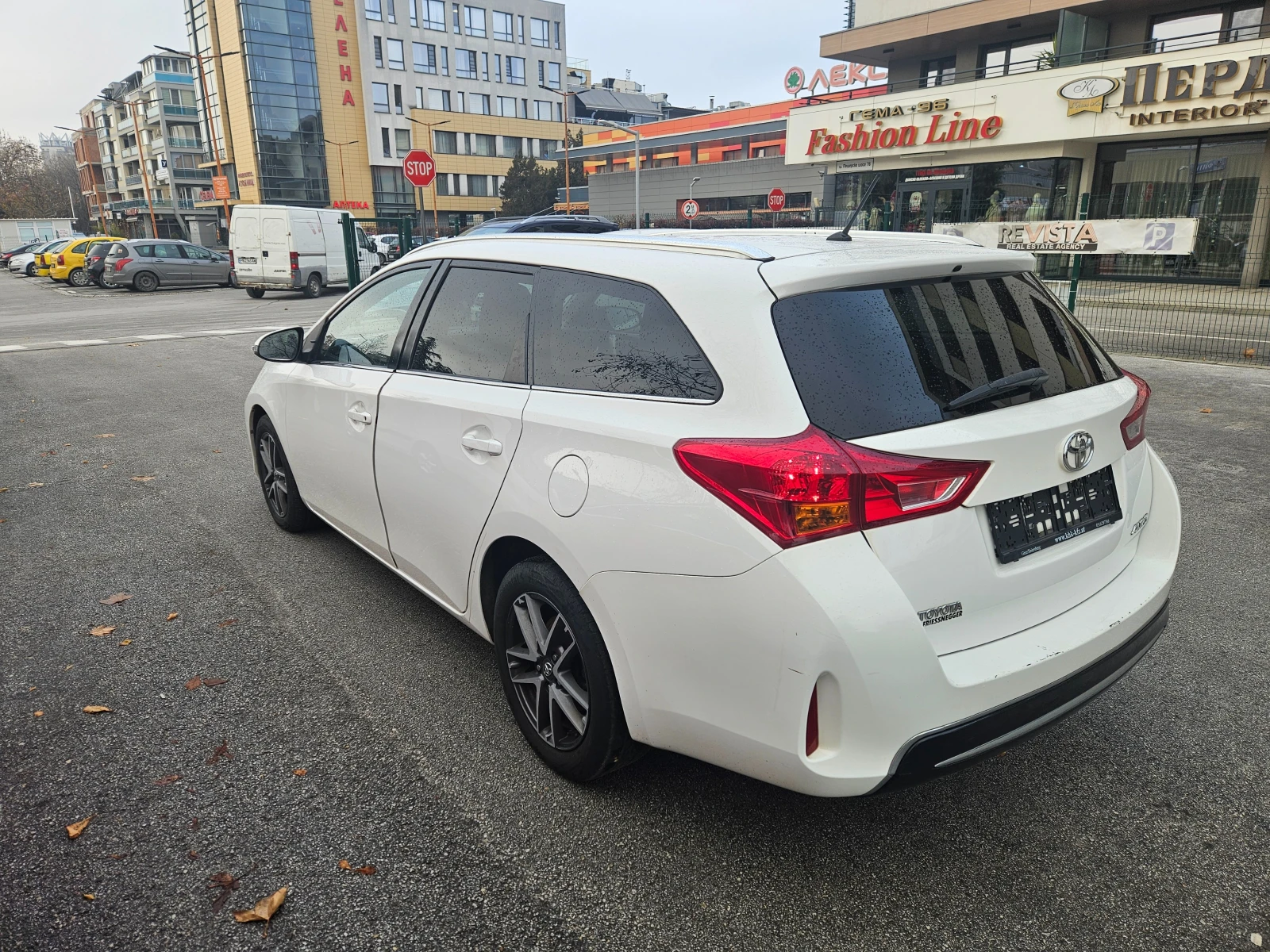 Toyota Auris 1.4 D4D 90 кс EURO 5b - изображение 4