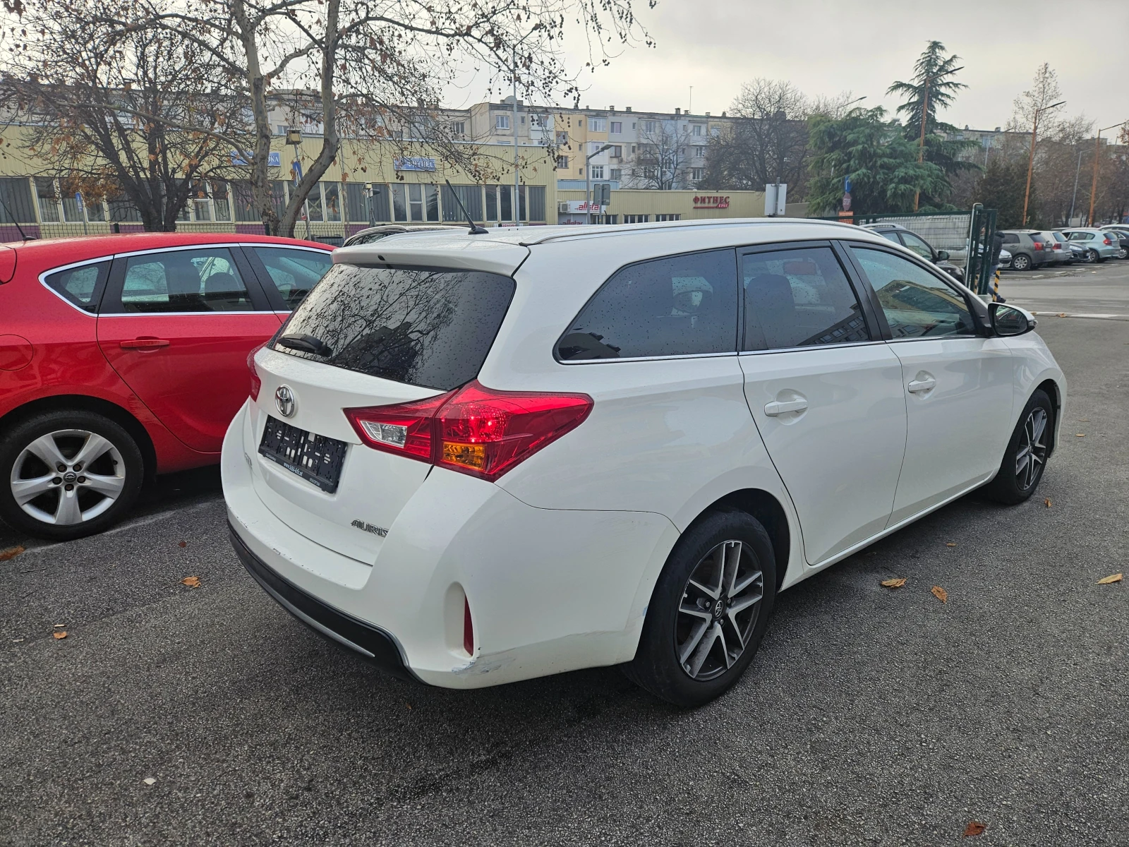 Toyota Auris 1.4 D4D 90 кс EURO 5b - изображение 6