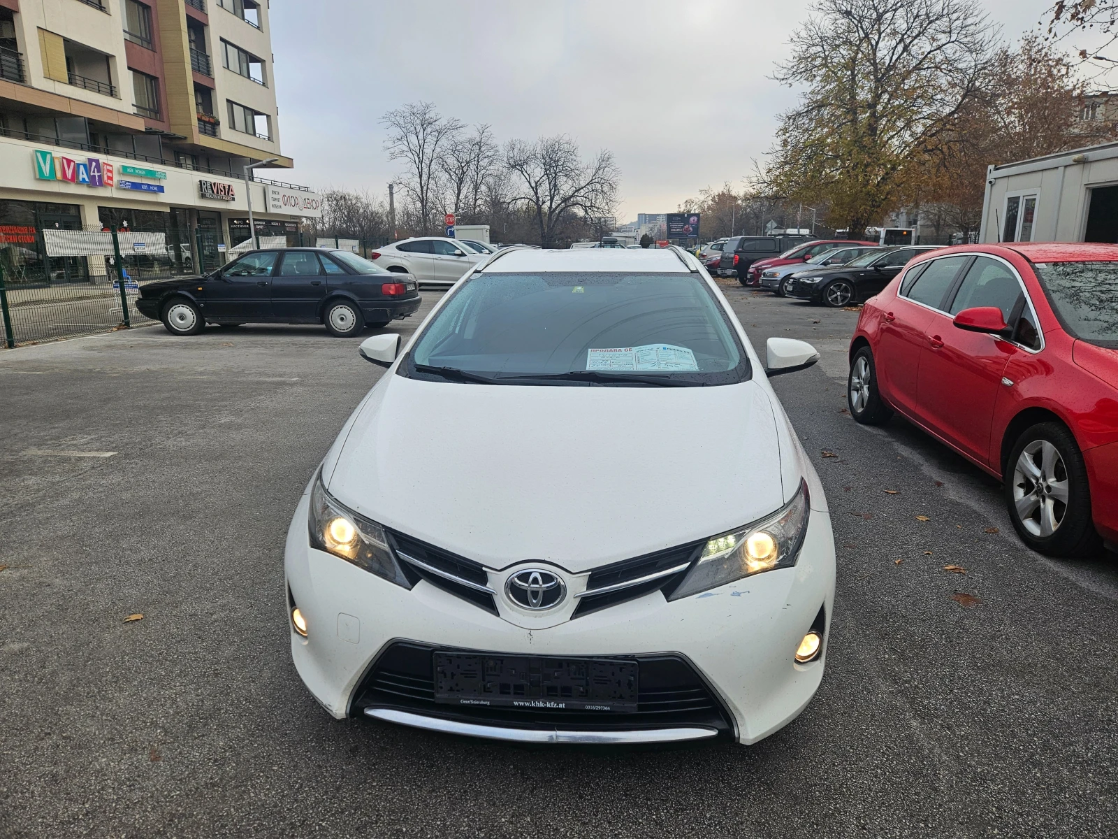 Toyota Auris 1.4 D4D 90 кс EURO 5b - изображение 2