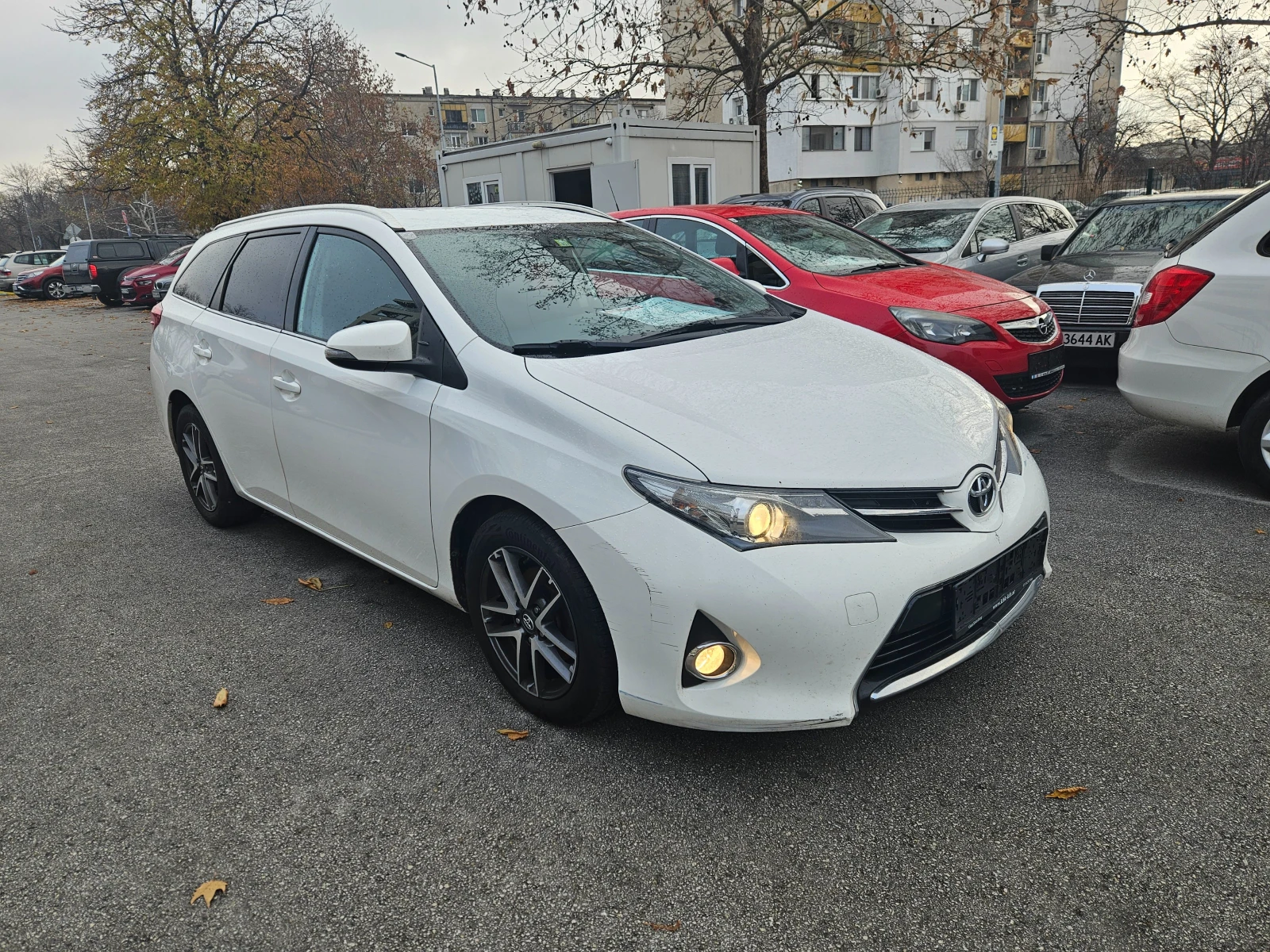 Toyota Auris 1.4 D4D 90 кс EURO 5b - изображение 8