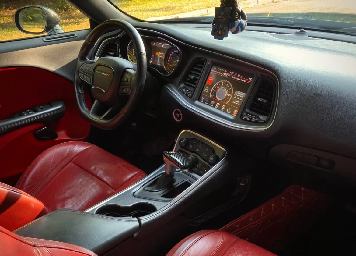 Dodge Challenger RT * * CARFAX * * АВТО КРЕДИТ * *  - изображение 6