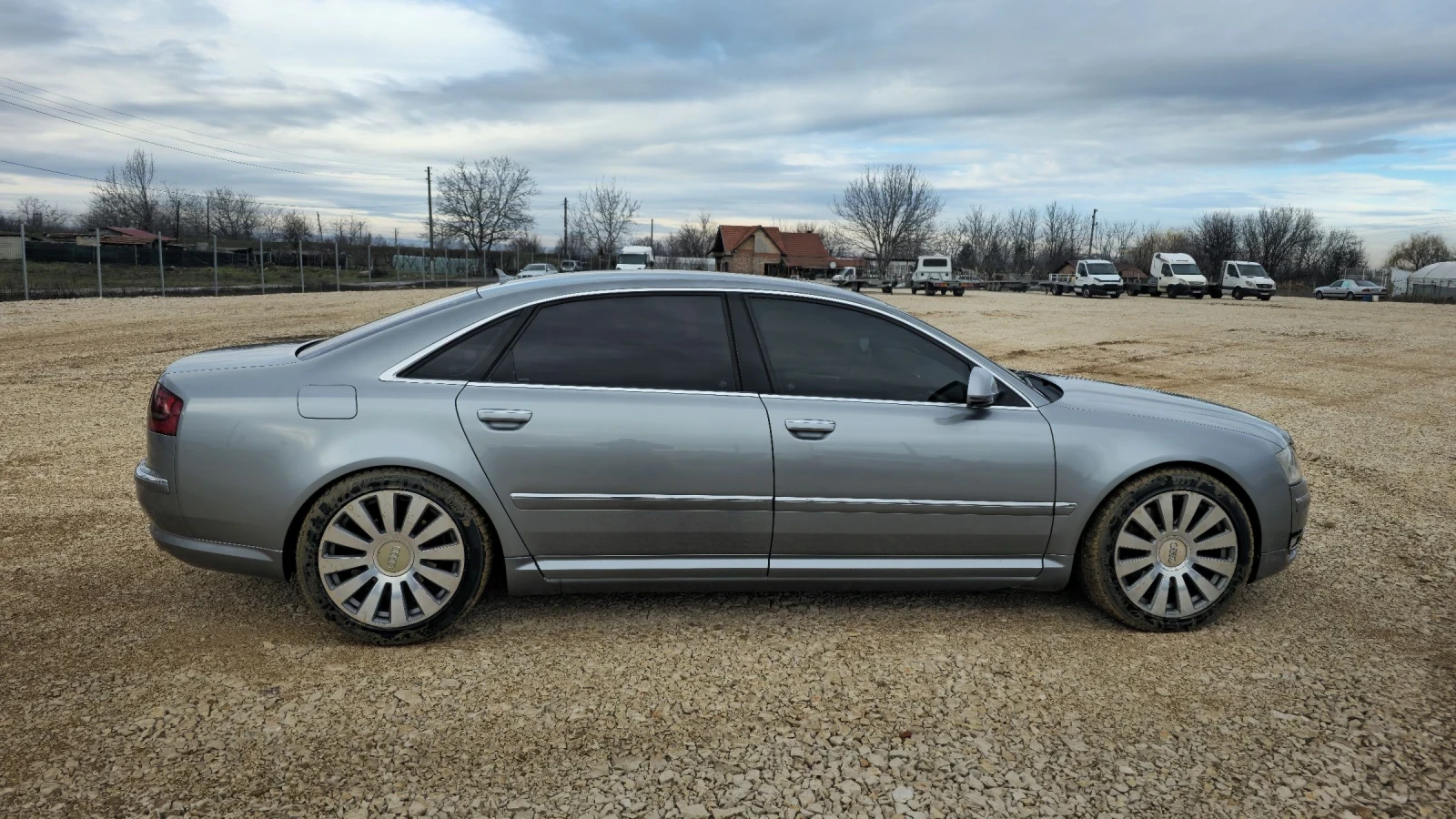 Audi A8  Long 4.2 TDI V8 - изображение 3