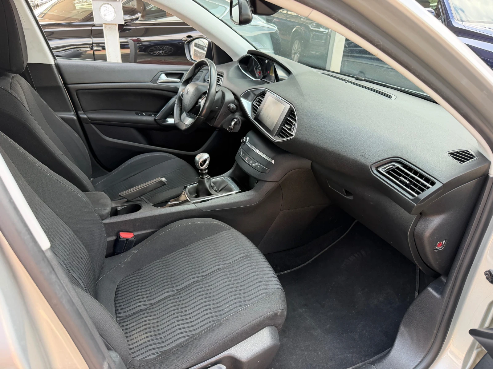 Peugeot 308 1.6HDI#NAVI#АВТОПИЛОТ#НАПЪЛНО ОБСЛУЖЕН ДВГ#ПЕРФЕКТ, снимка 14 - Автомобили и джипове - 54045685