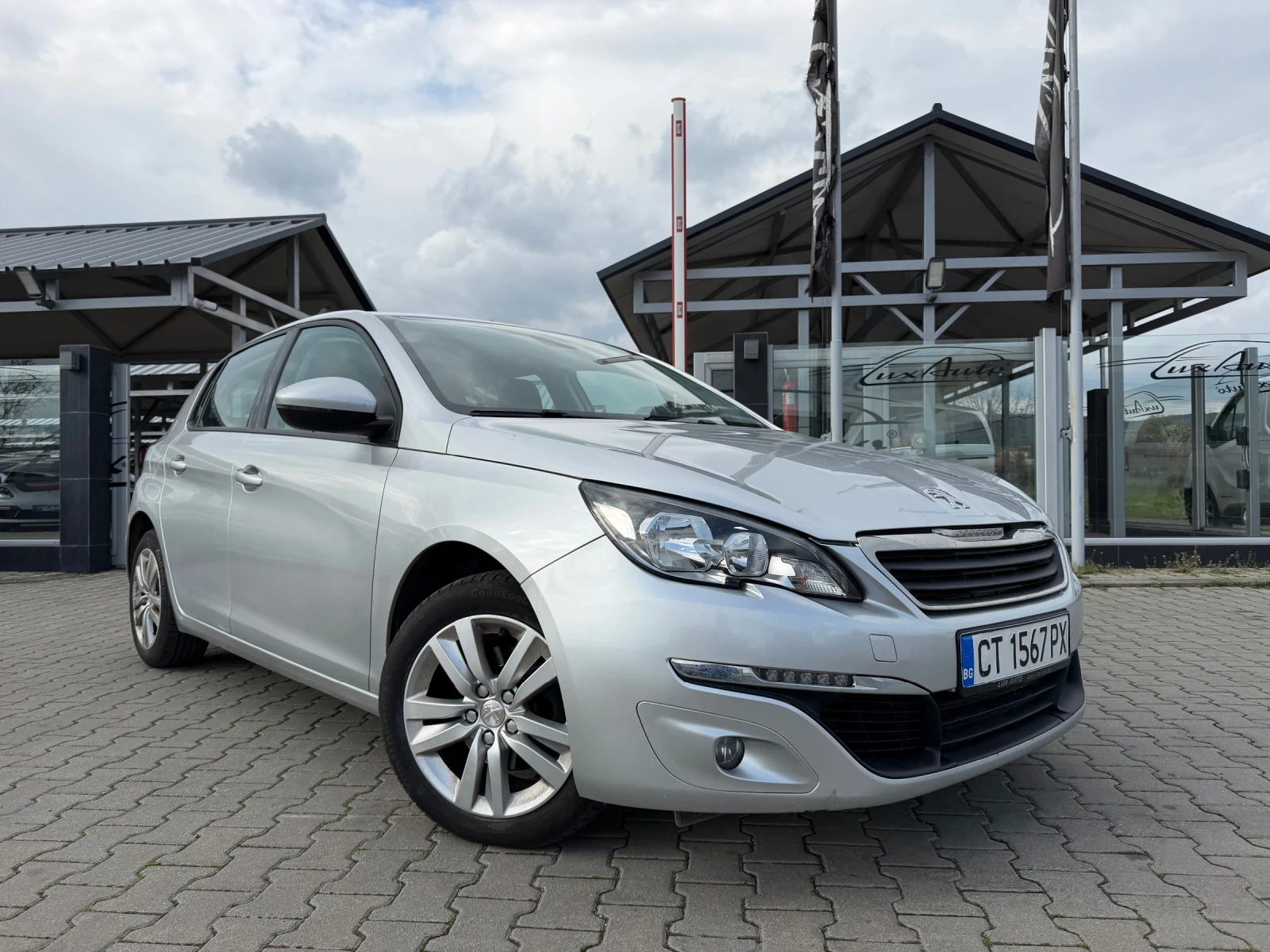 Peugeot 308 1.6HDI#NAVI#АВТОПИЛОТ#НАПЪЛНО ОБСЛУЖЕН ДВГ#ПЕРФЕКТ, снимка 2 - Автомобили и джипове - 54045685